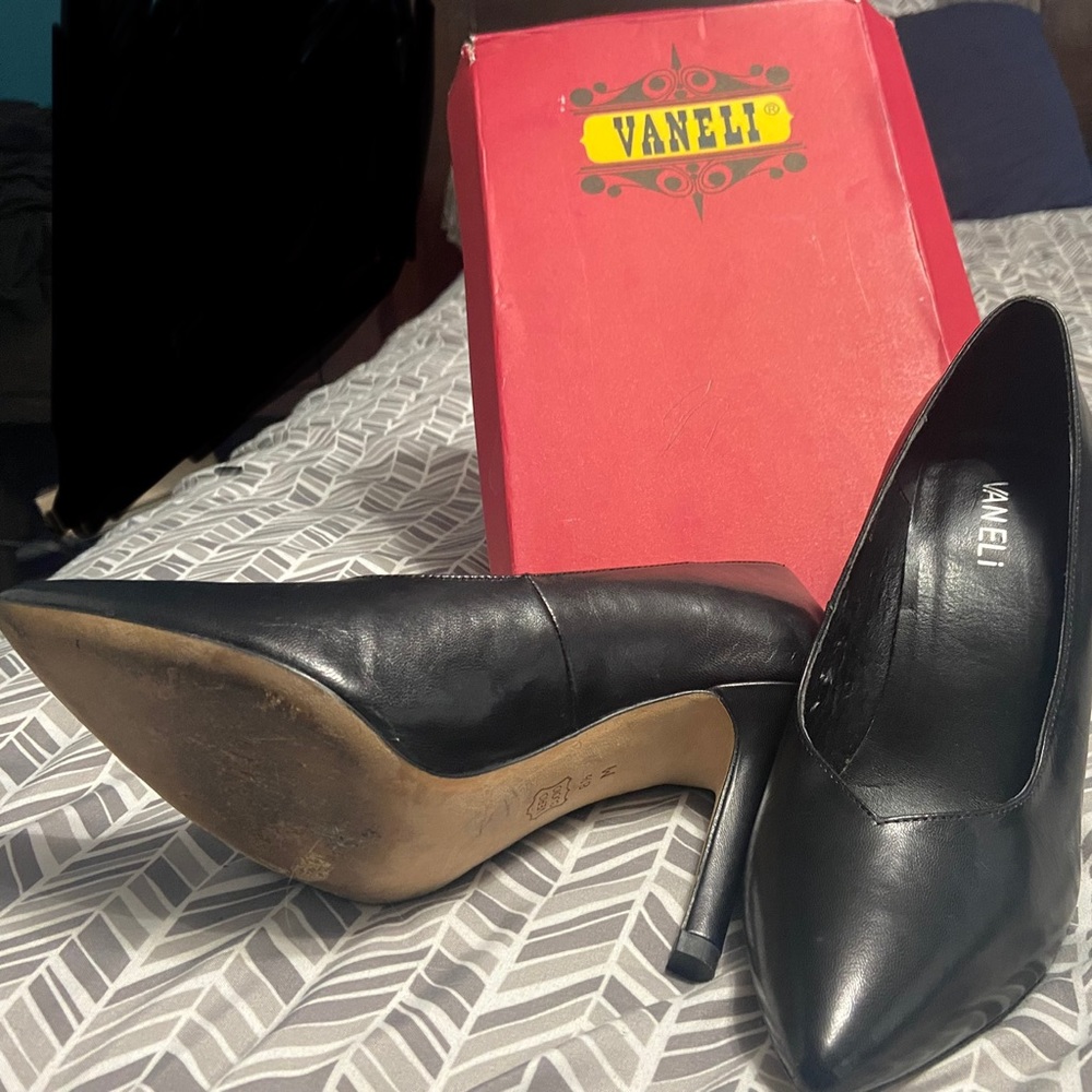 Vaneli  ileane black kid